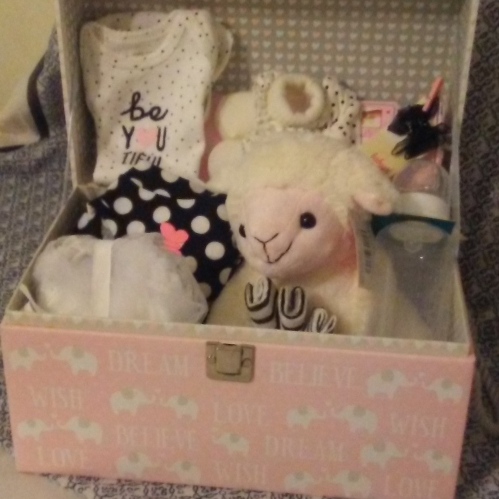 Hello Little Lamb - Picture 2 of 5